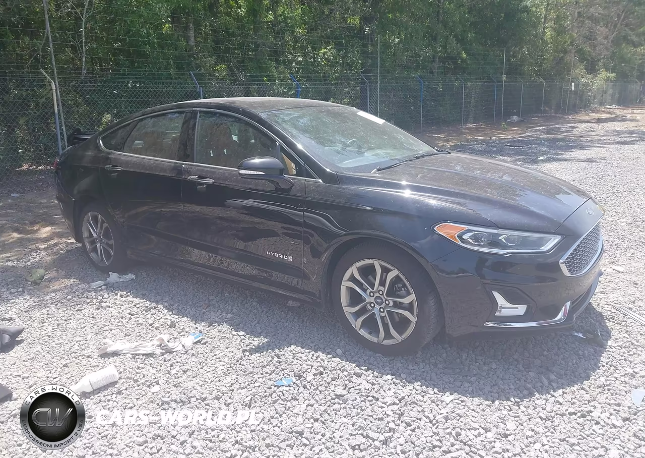 2019 Ford Fusion Hybrid Titanium – zdjęcie 1 z 16