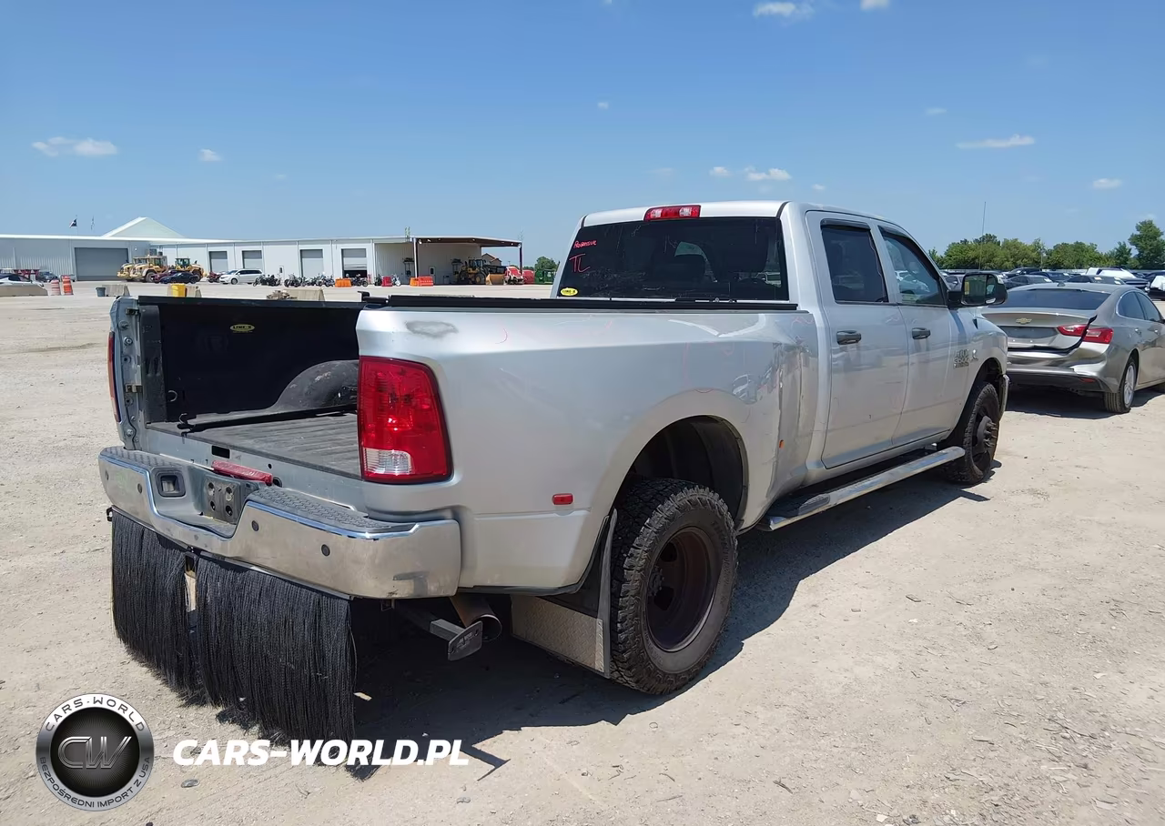 2016 Ram 3500 Tradesman VIN:3C63RPGL2GG335169 - 4