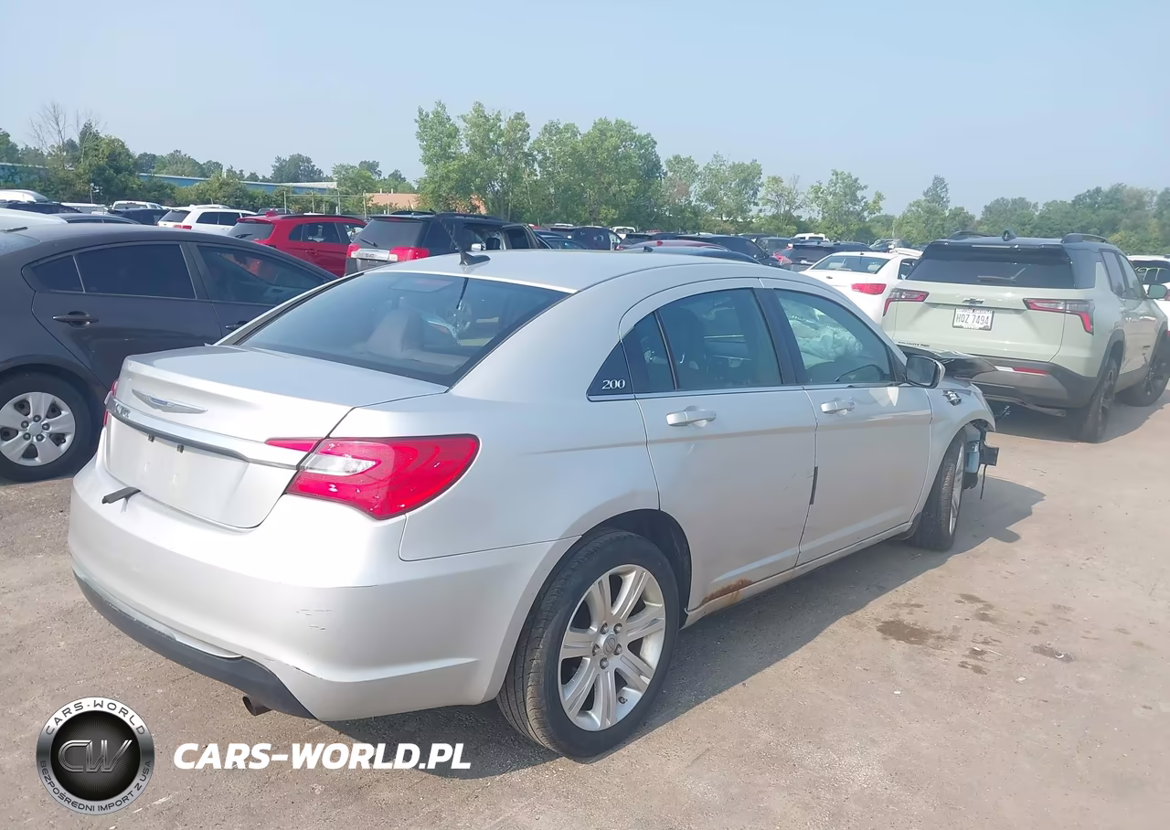 2012 Chrysler 200 Lx VIN:1C3CCBABXCN318493 - 4