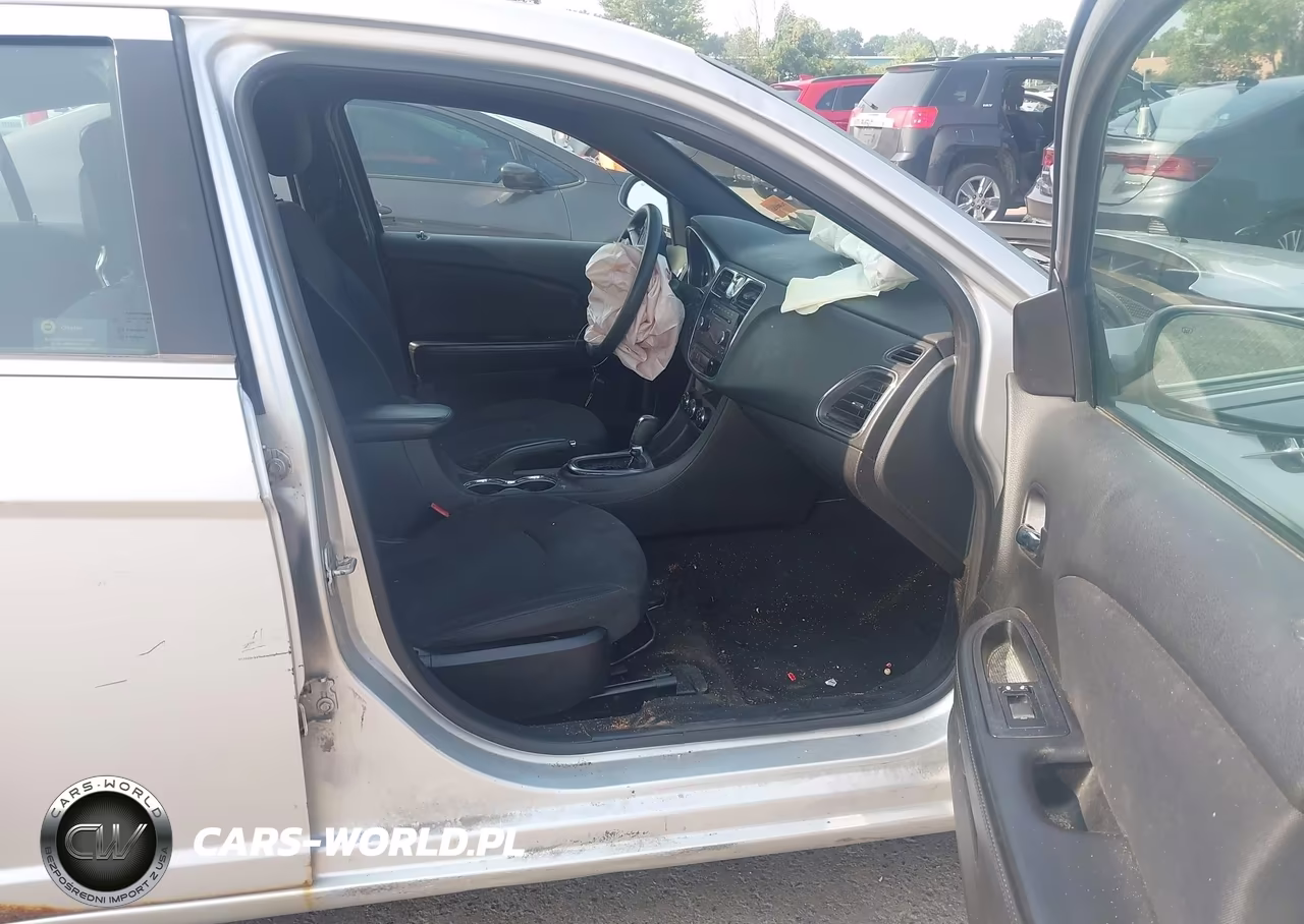 2012 Chrysler 200 Lx VIN:1C3CCBABXCN318493 - 5