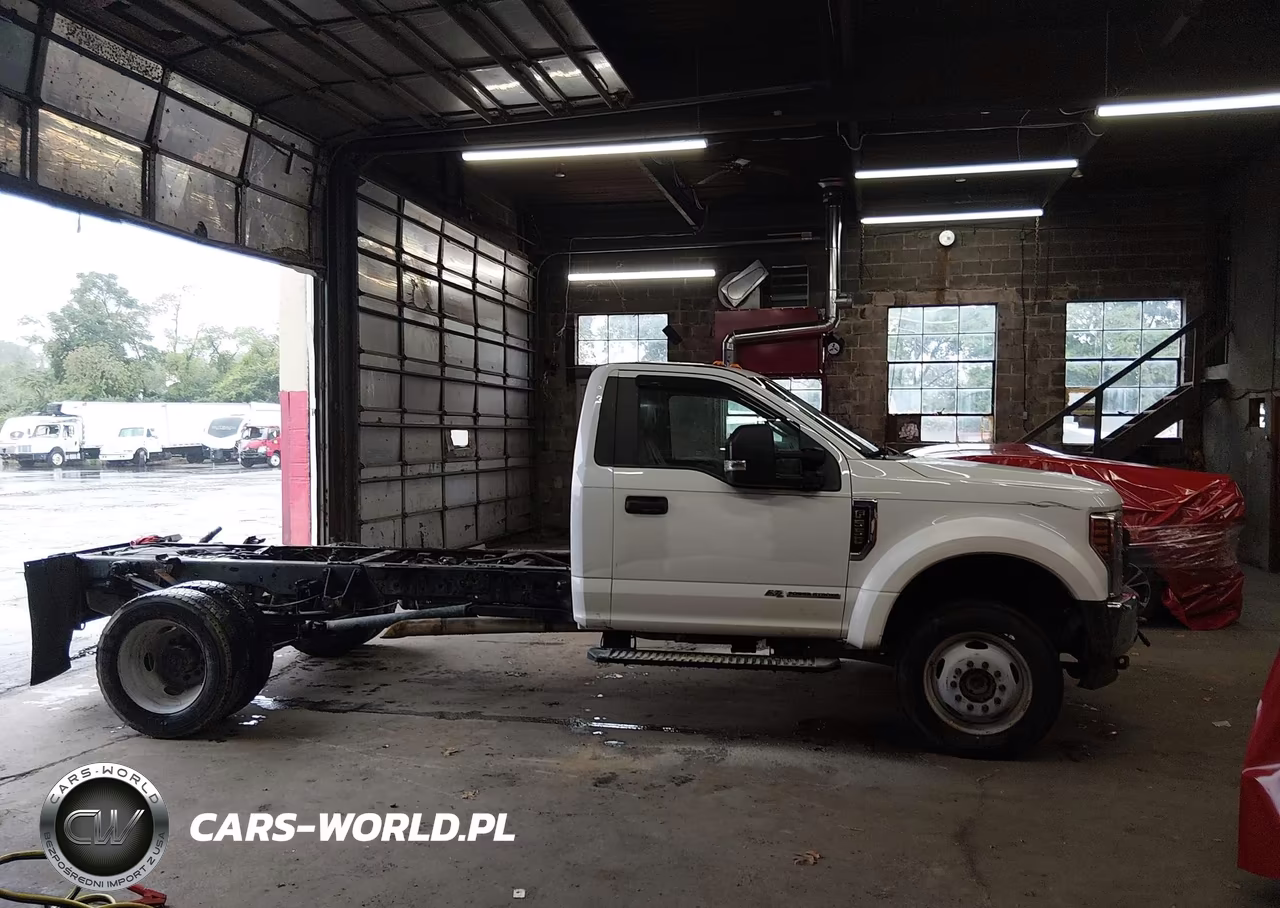 2019 Ford F-550 Chassis Xl VIN:1FDUF5HT6KDA23219 - 13
