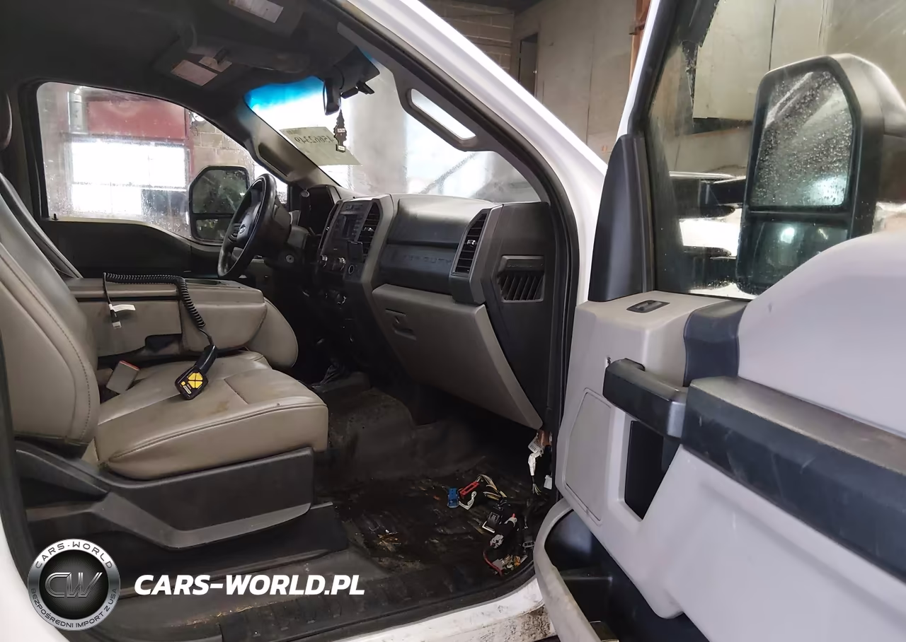 2019 Ford F-550 Chassis Xl VIN:1FDUF5HT6KDA23219 - 5