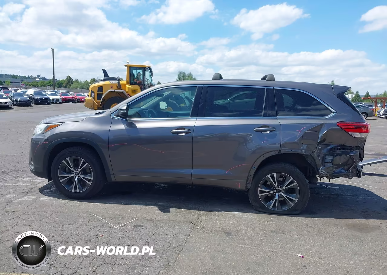 2017 Toyota Highlander Le VIN:5TDZARFH7HS026741 - 15