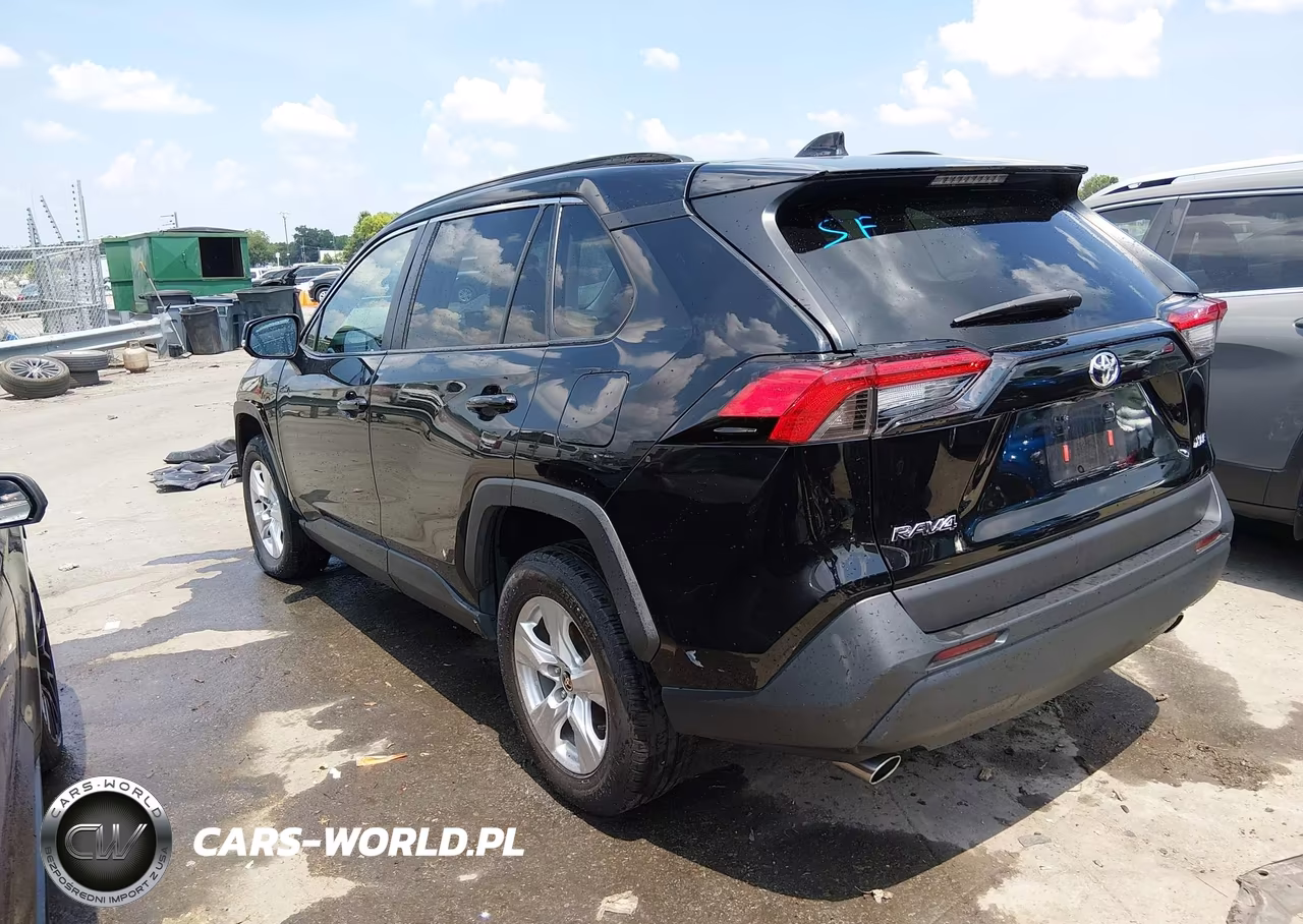 2021 Toyota Rav4 Xle VIN:2T3W1RFV7MC131881 - 3