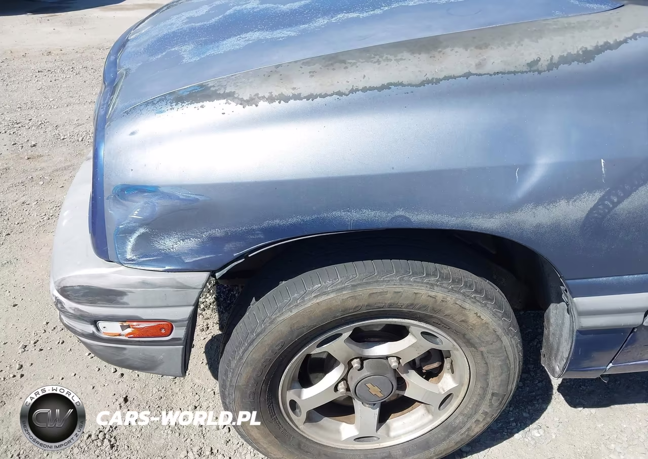 1999 Chevrolet Tracker VIN:2CNBE13C9X6931762 - 6