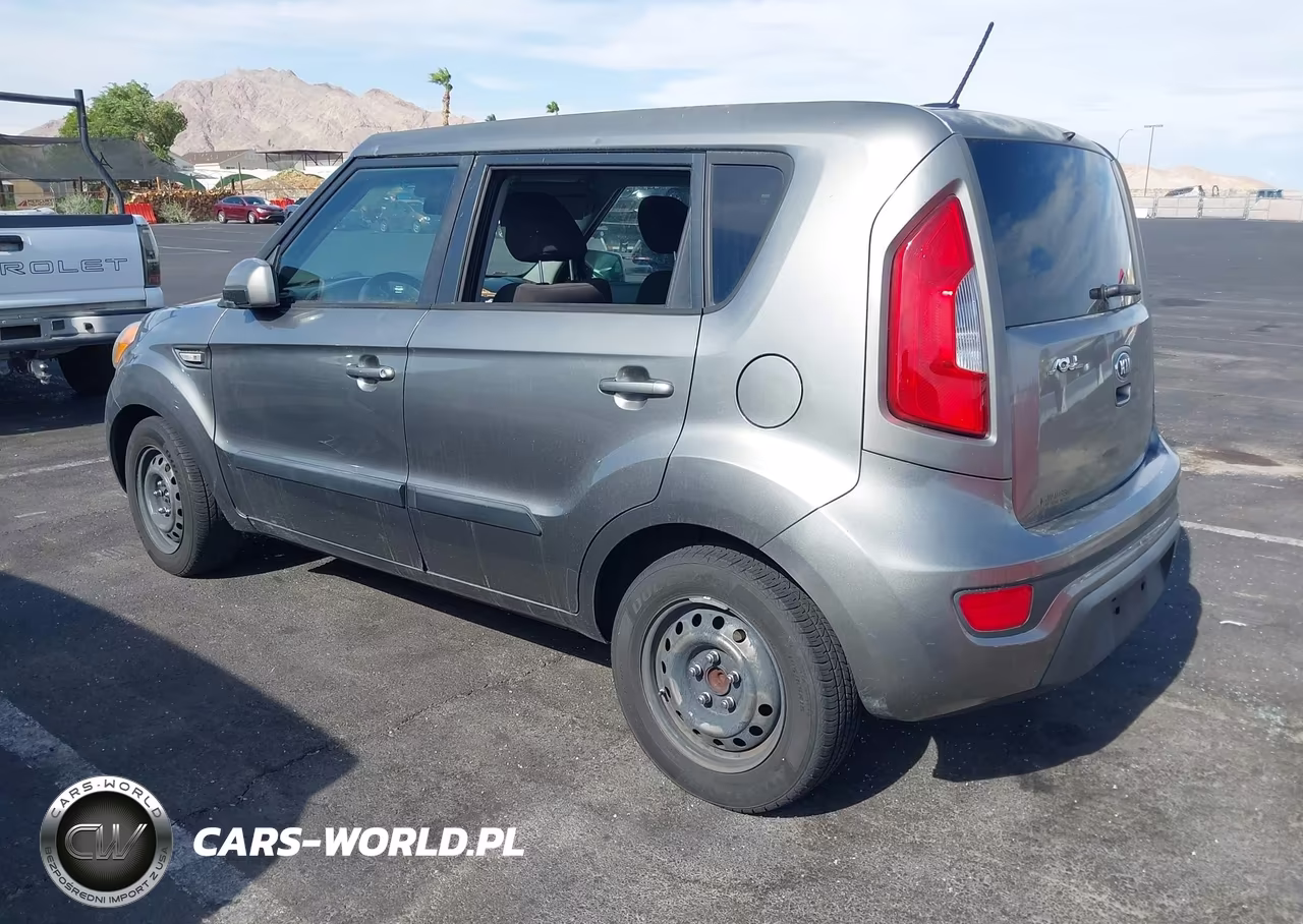 2013 Kia Soul VIN:KNDJT2A56D7605624 - 3