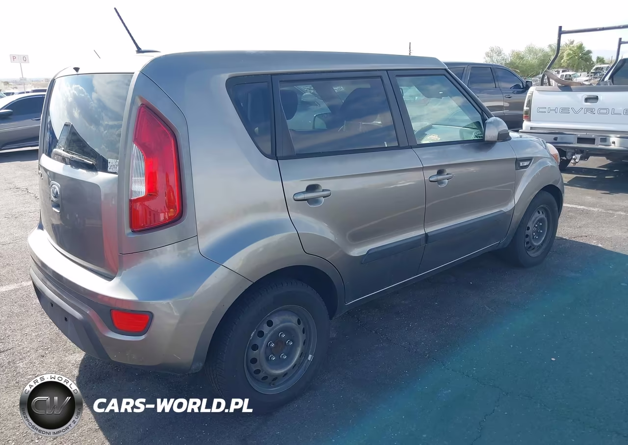 2013 Kia Soul VIN:KNDJT2A56D7605624 - 4