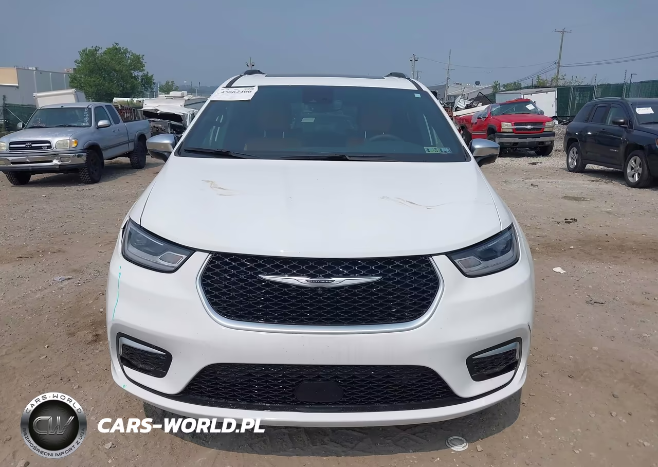 2023 Chrysler Pacifica Hybrid Pinnacle VIN:2C4RC1N71PR562774 - 11