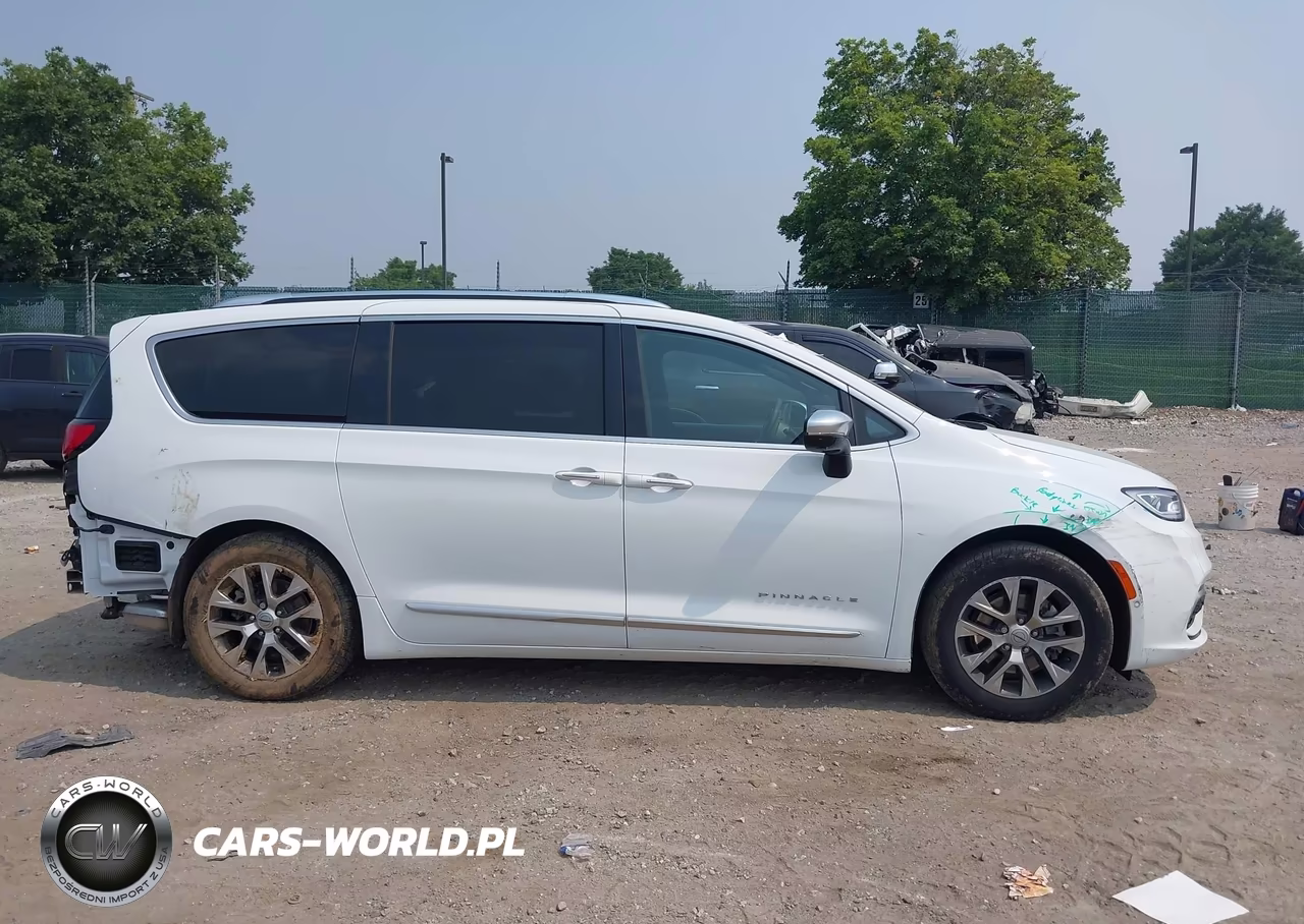 2023 Chrysler Pacifica Hybrid Pinnacle VIN:2C4RC1N71PR562774 - 12