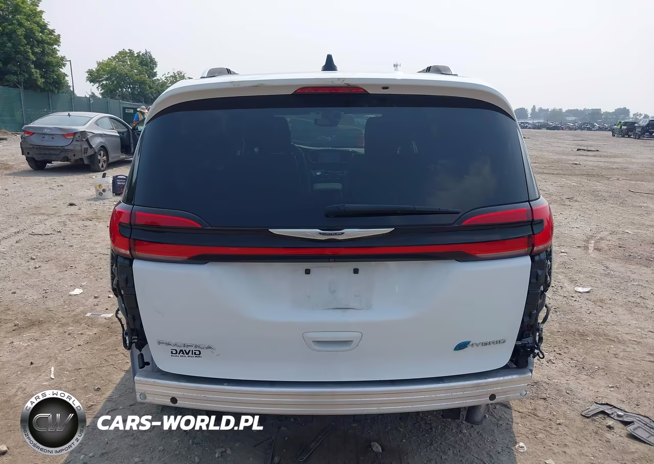 2023 Chrysler Pacifica Hybrid Pinnacle VIN:2C4RC1N71PR562774 - 15