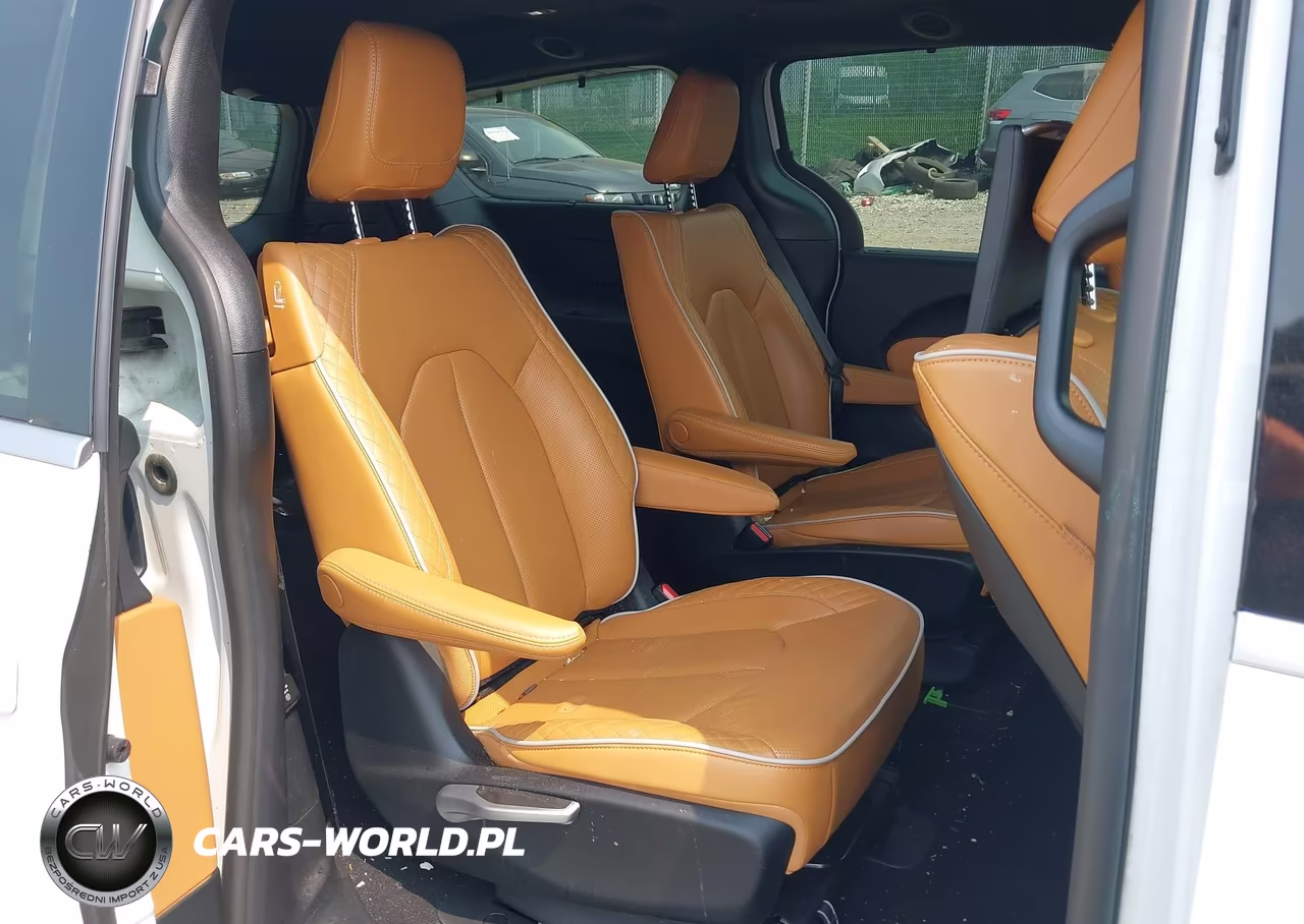 2023 Chrysler Pacifica Hybrid Pinnacle VIN:2C4RC1N71PR562774 - 8