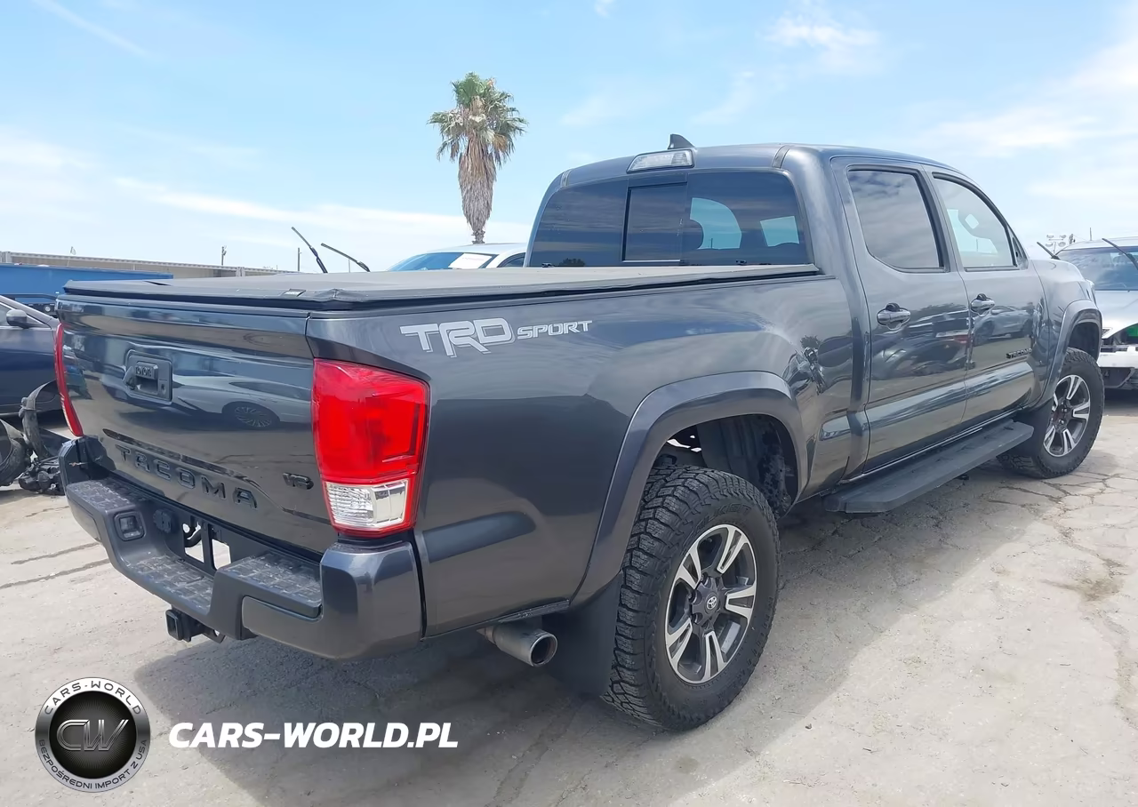 2018 Toyota Tacoma Double Cab VIN:3TMBZ5DNXJM012785 - 4