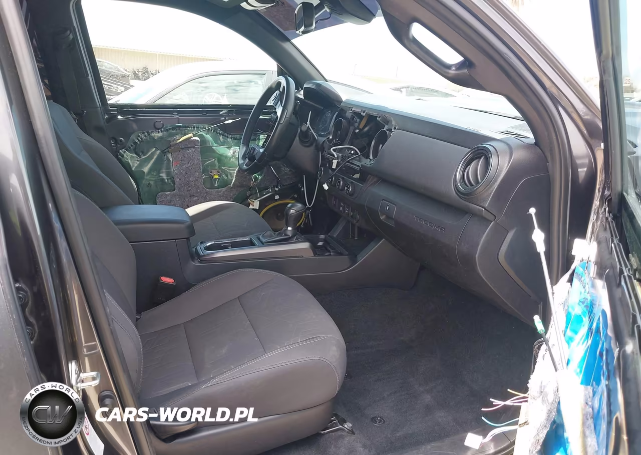 2018 Toyota Tacoma Double Cab VIN:3TMBZ5DNXJM012785 - 5