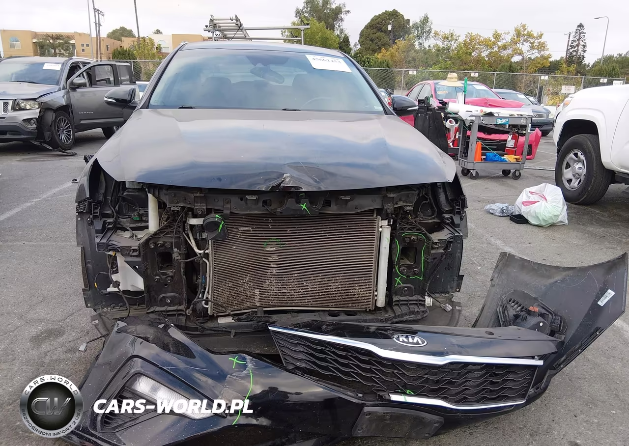 2019 Kia Optima S VIN:5XXGT4L3XKG356959 - 13
