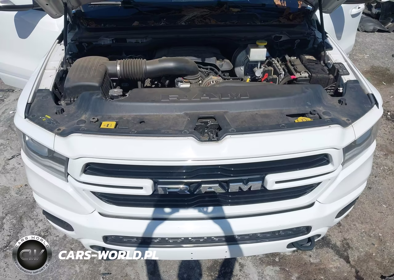 2020 Ram 1500 Laramie 4X4 5'7 Box VIN:1C6SRFJT9LN370243 - 10