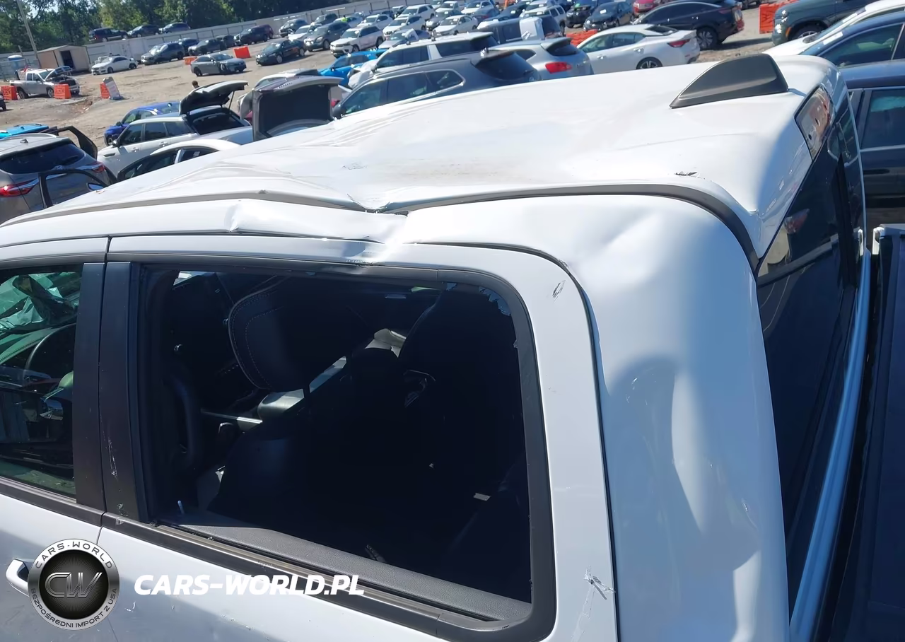 2020 Ram 1500 Laramie 4X4 5'7 Box VIN:1C6SRFJT9LN370243 - 18