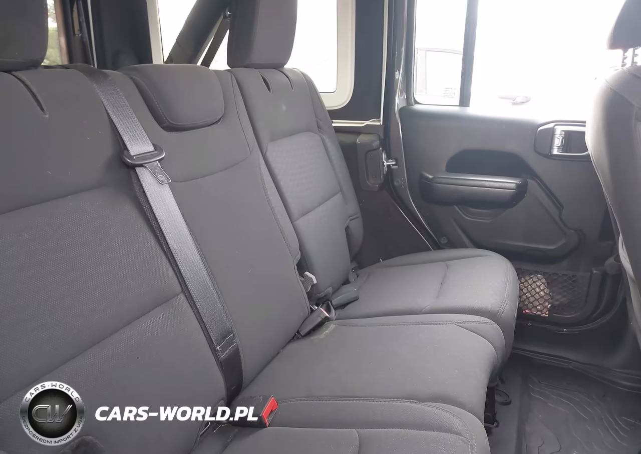 2019 Jeep Wrangler Unlimited Sport Altitude 4X4 VIN:1C4HJXDN0KW685664 - 8