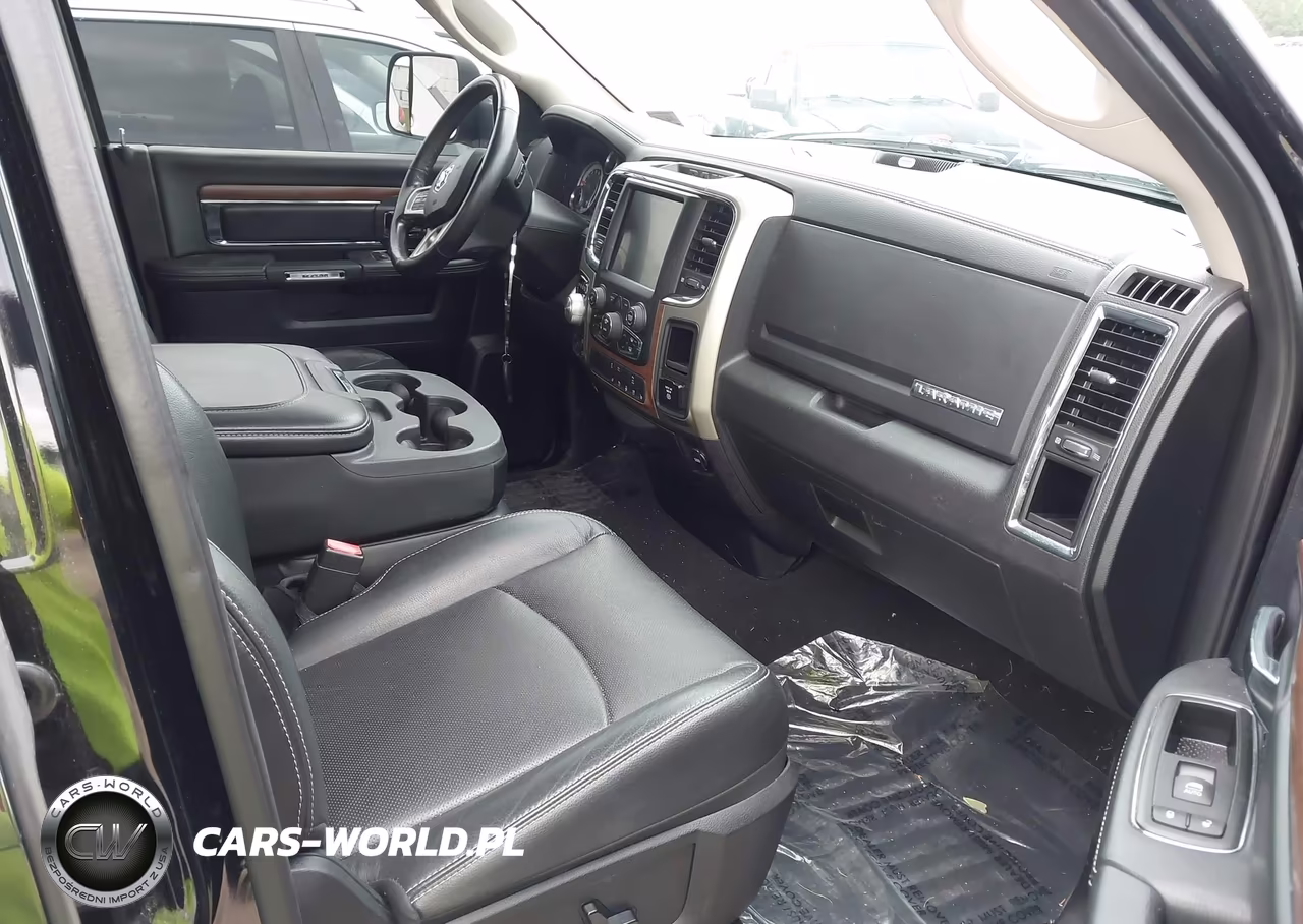 2015 Ram 1500 Laramie VIN:1C6RR7JM2FS574112 - 5