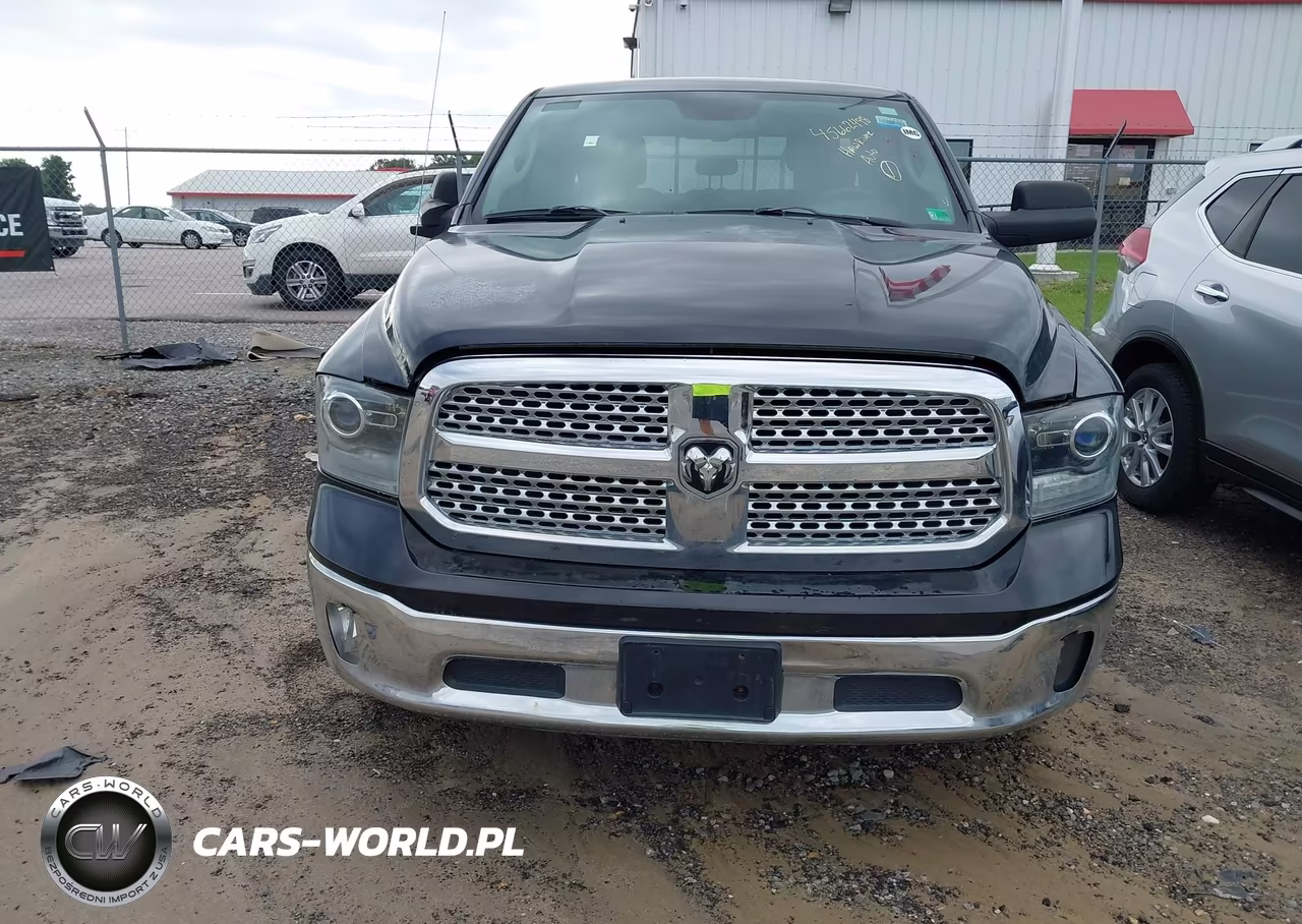 2015 Ram 1500 Laramie VIN:1C6RR7JM2FS574112 - 6