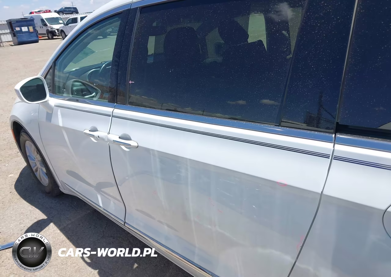2019 Chrysler Pacifica Touring L VIN:2C4RC1BG0KR730269 - 14