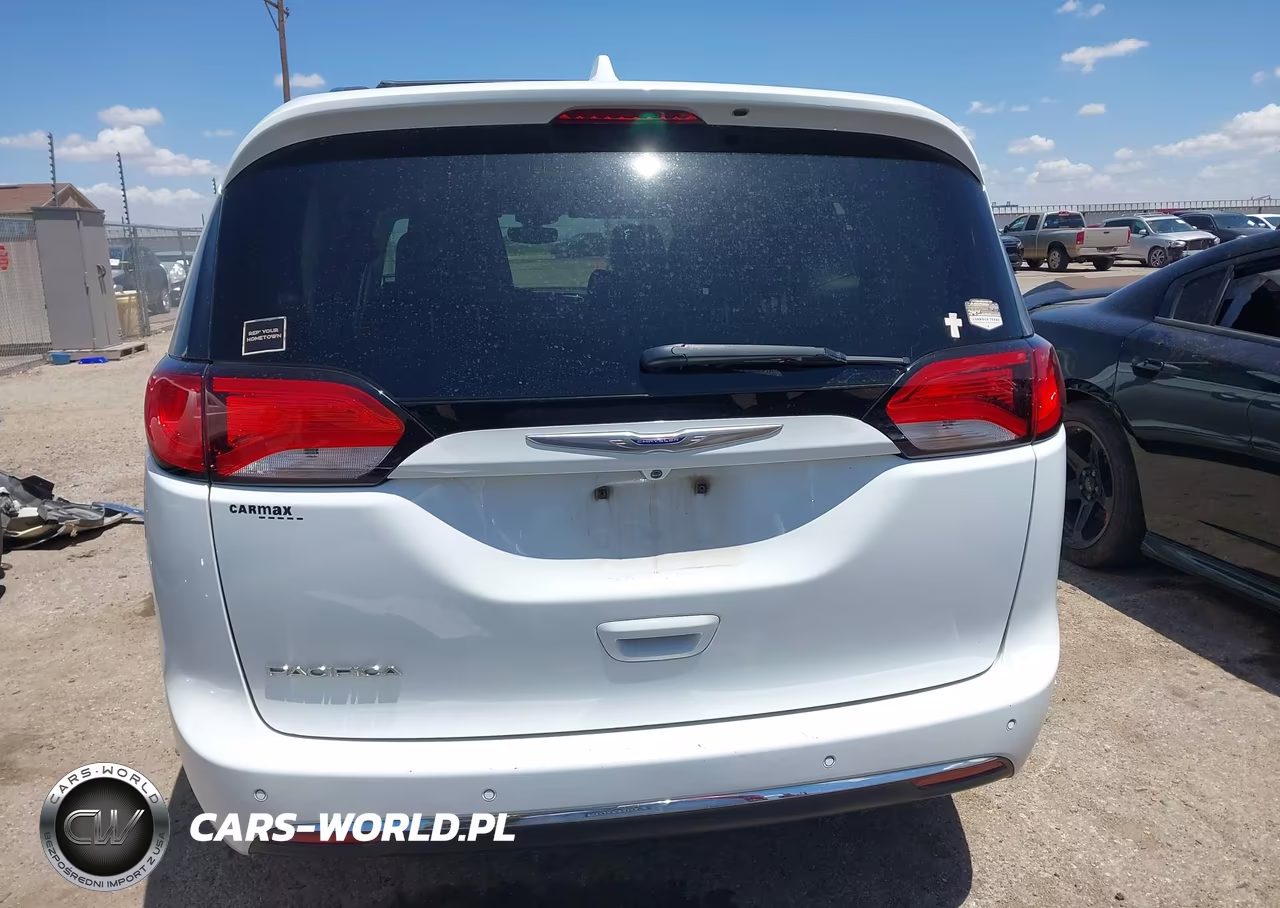 2019 Chrysler Pacifica Touring L VIN:2C4RC1BG0KR730269 - 16