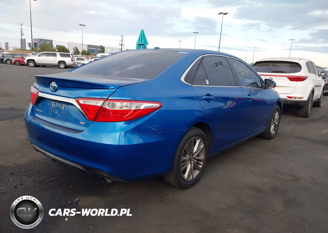2017 Toyota Camry Se VIN:4T1BF1FK5HU628643 - 4