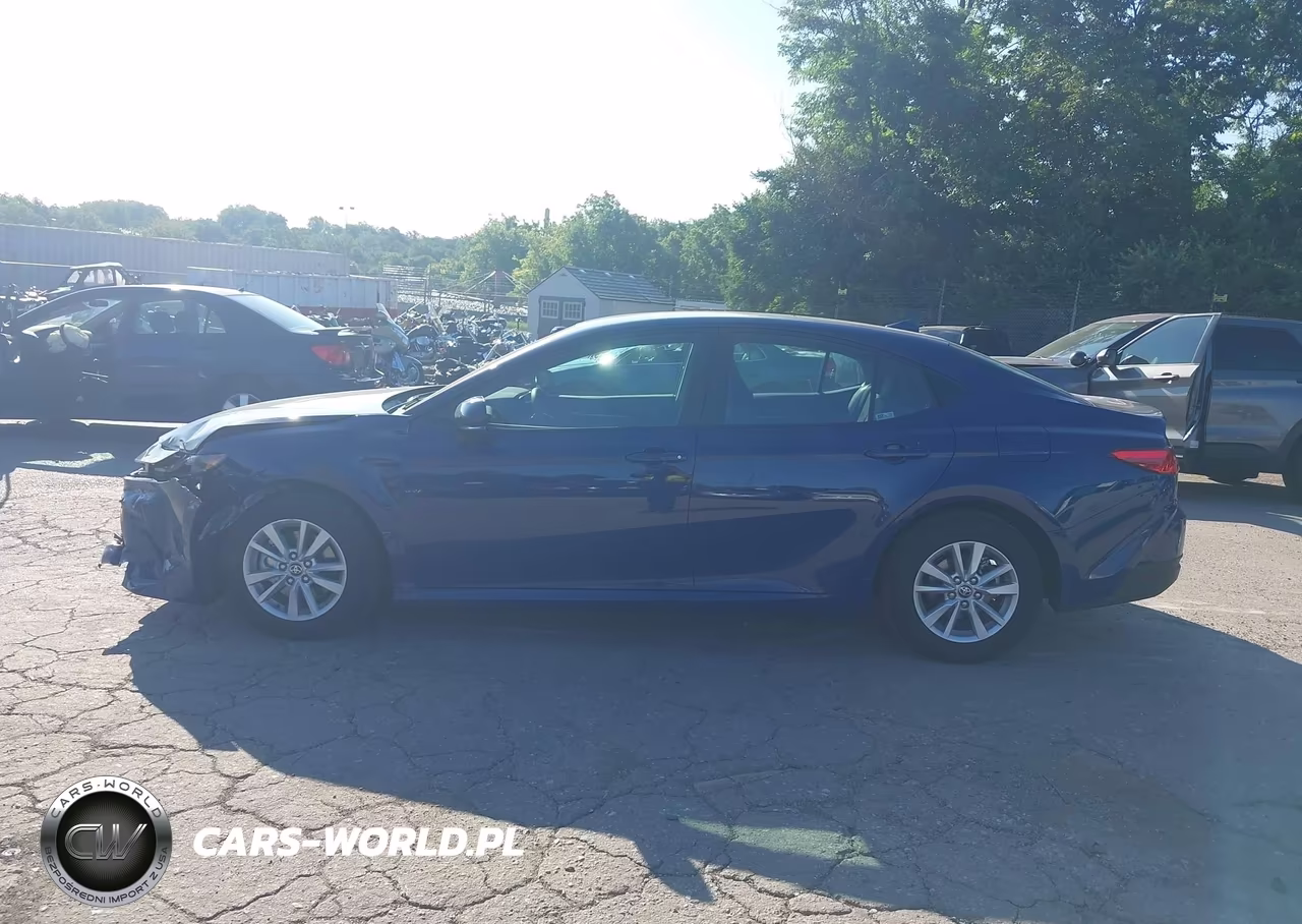 2026 Toyota Camry Le VIN:4T1DAACK5TU259352 - 14