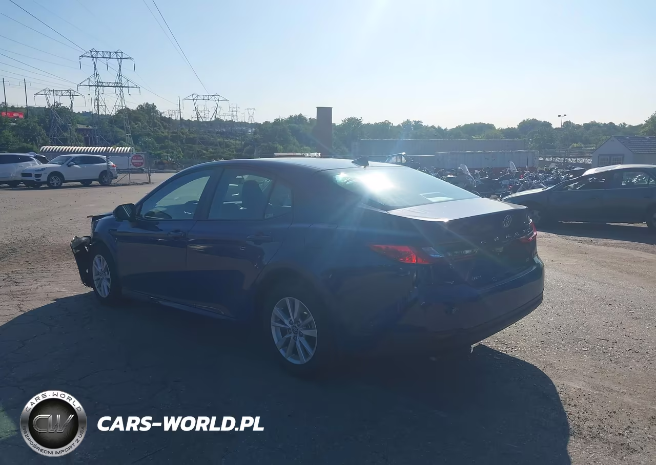 2026 Toyota Camry Le VIN:4T1DAACK5TU259352 - 3
