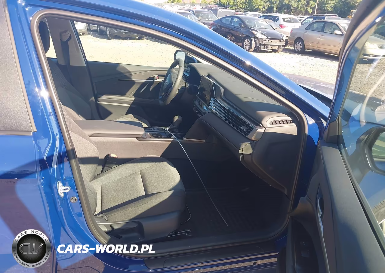 2026 Toyota Camry Le VIN:4T1DAACK5TU259352 - 5