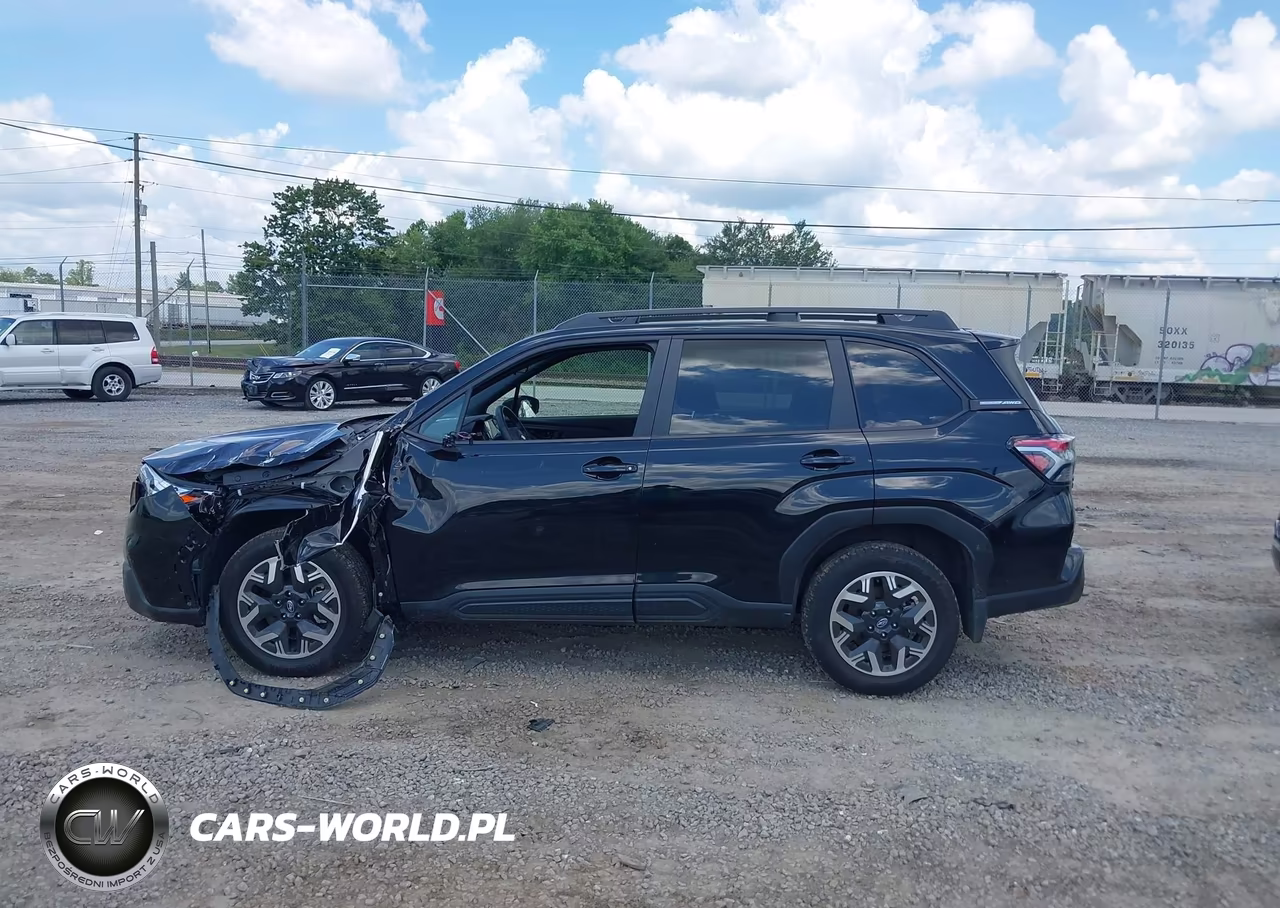 2025 Subaru Forester Premium VIN:JF2SLDDC0SH446652 - 14