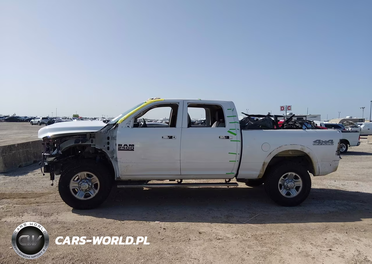 2017 Ram 2500 Tradesman 4X4 6'4 Box VIN:3C6UR5CJ8HG670239 - 15