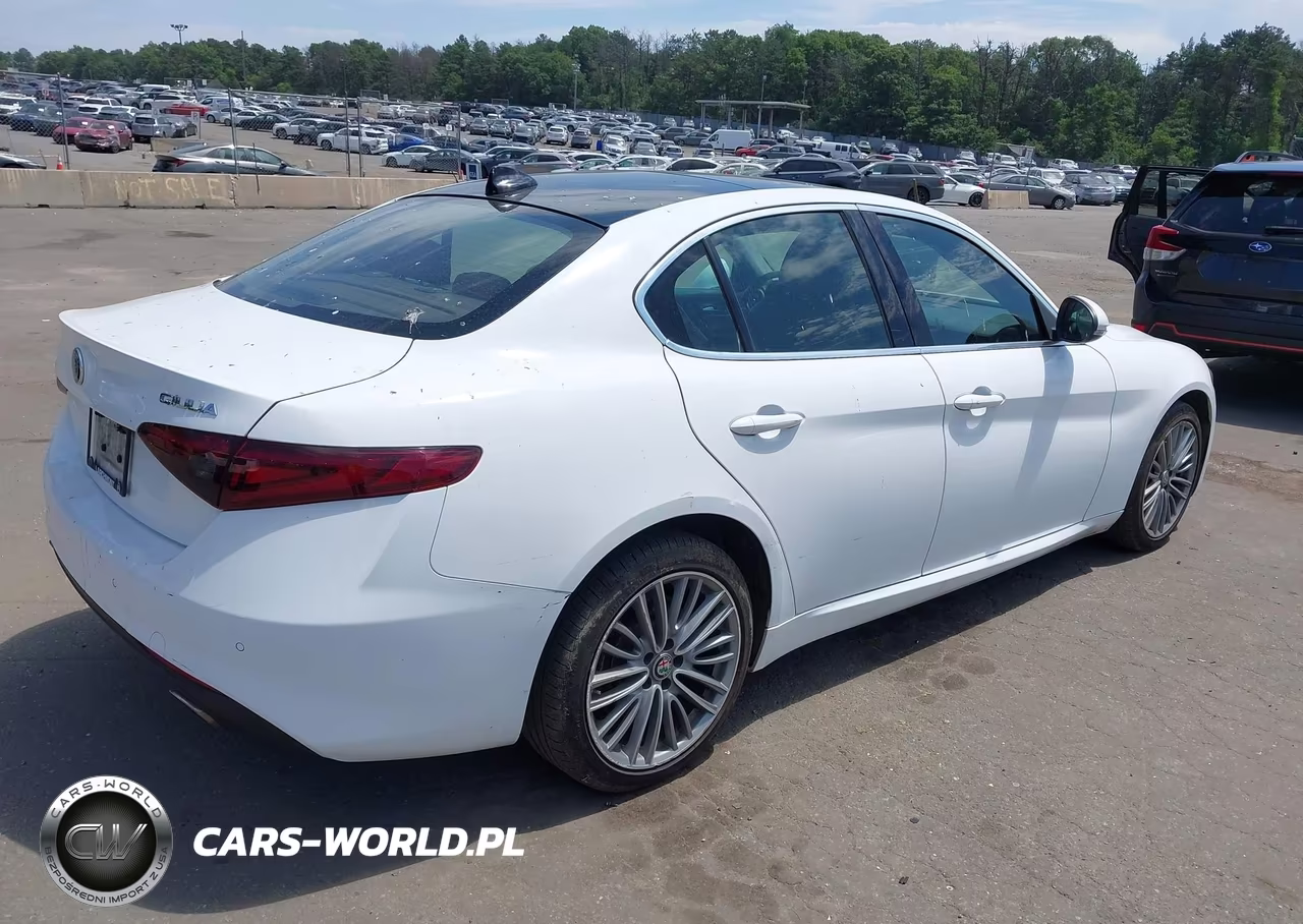 2018 Alfa Romeo Giulia Ti Lusso Awd VIN:ZARFAEEN5J7569949 - 4