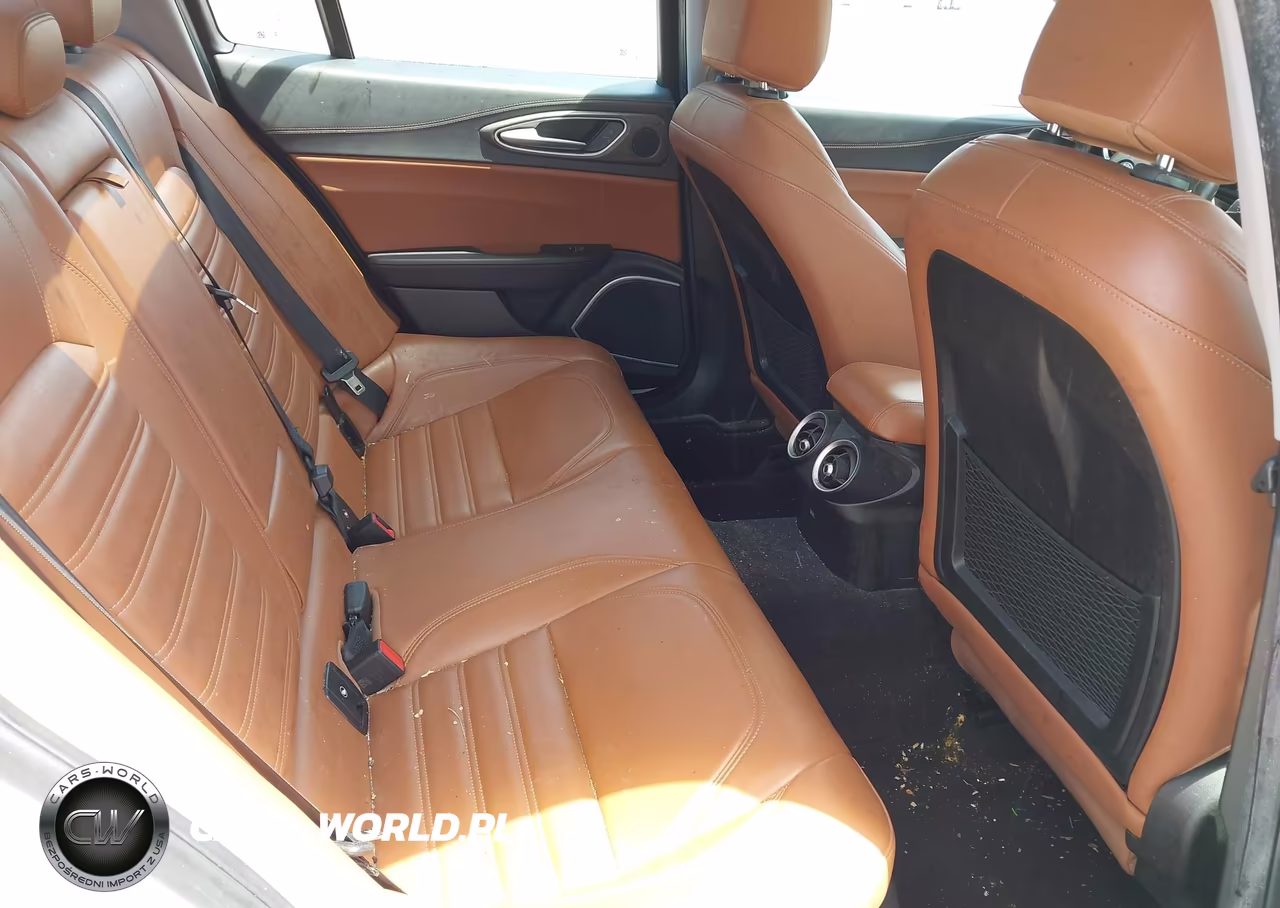 2018 Alfa Romeo Giulia Ti Lusso Awd VIN:ZARFAEEN5J7569949 - 8