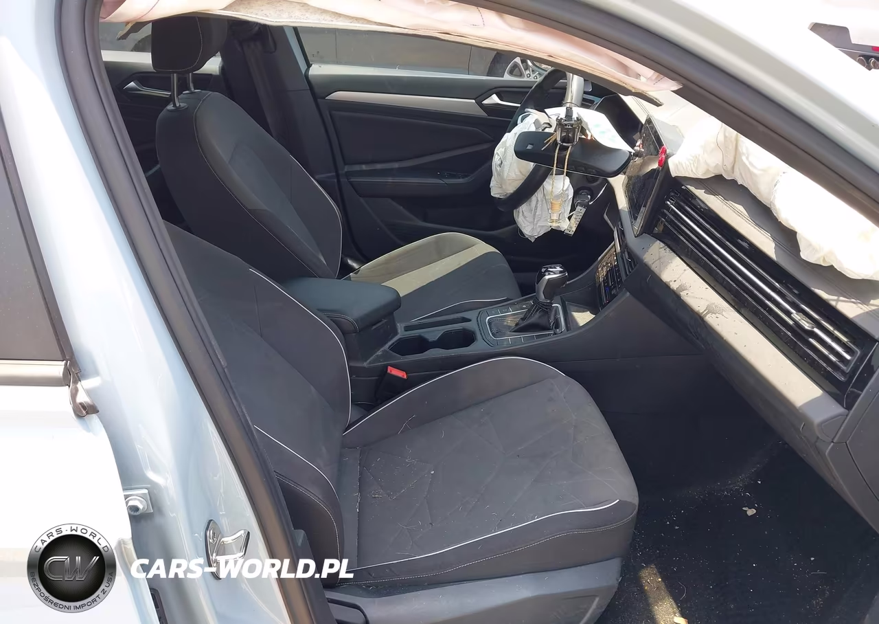 2025 Volkswagen Jetta 1.5T Sport VIN:3VWBX7BU9SM062443 - 5