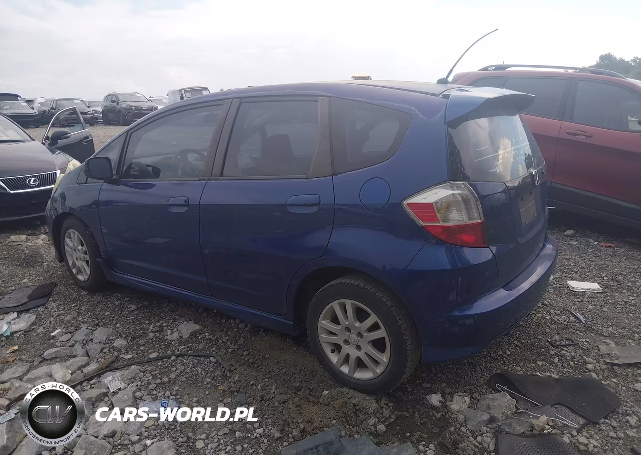 2010 Honda Fit Sport VIN:JHMGE8H43AS011245 - 3