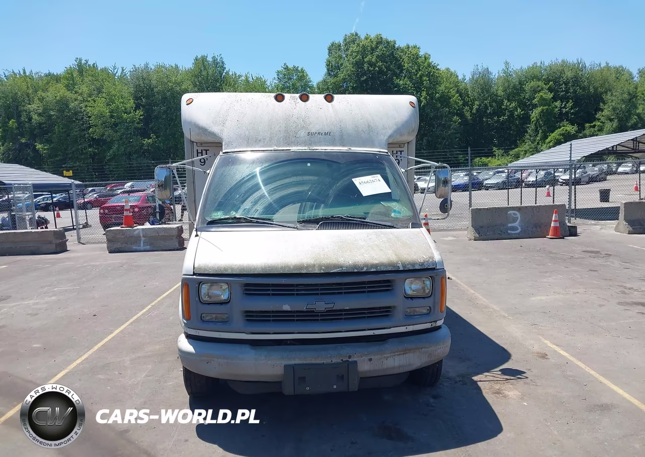2000 Chevrolet Express Comm Cutaway VIN:1GBJG31R6Y1202723 - 10