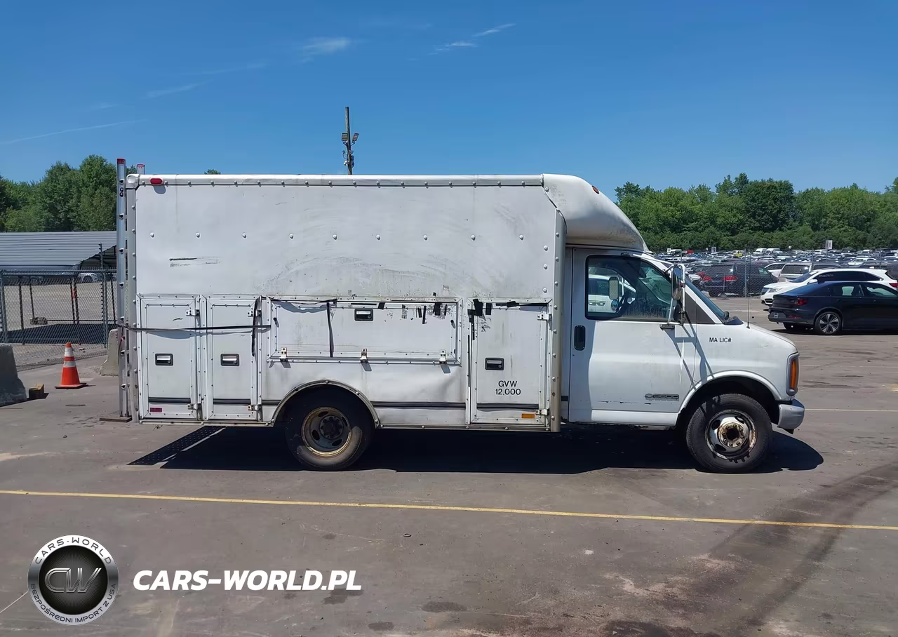 2000 Chevrolet Express Comm Cutaway VIN:1GBJG31R6Y1202723 - 13