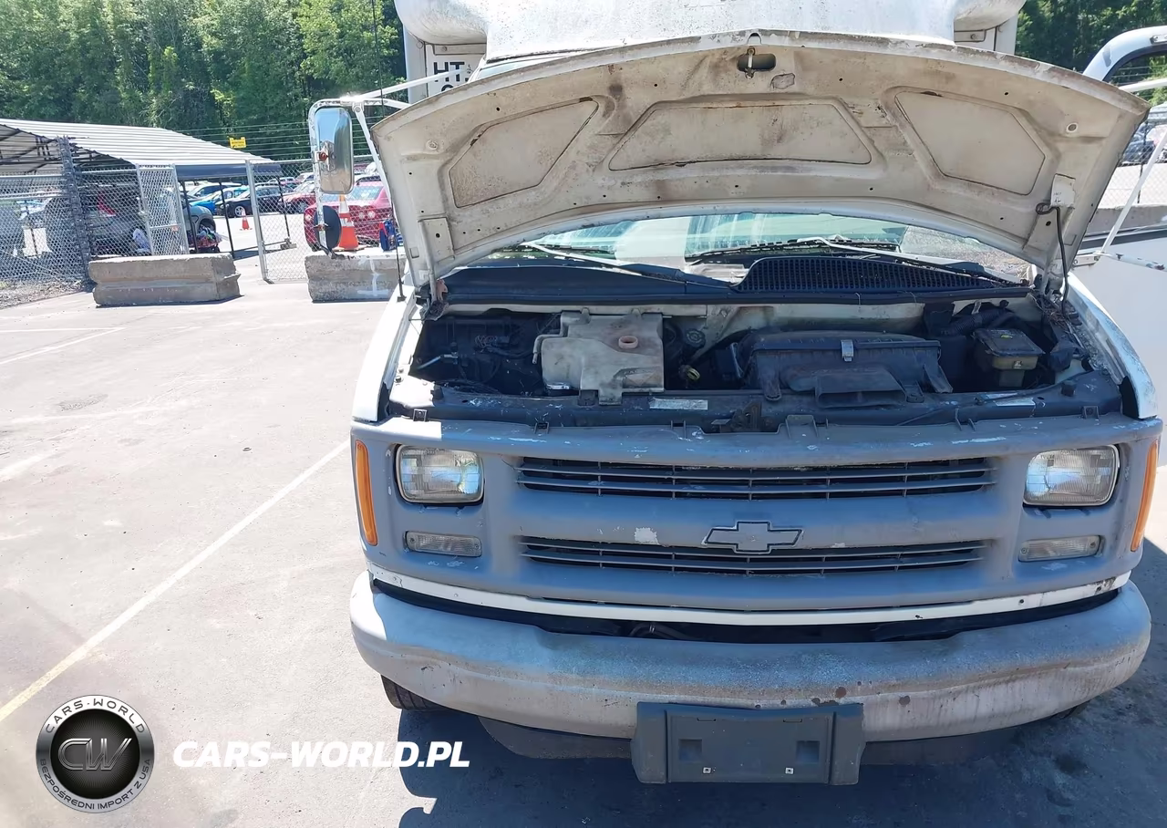 2000 Chevrolet Express Comm Cutaway VIN:1GBJG31R6Y1202723 - 8