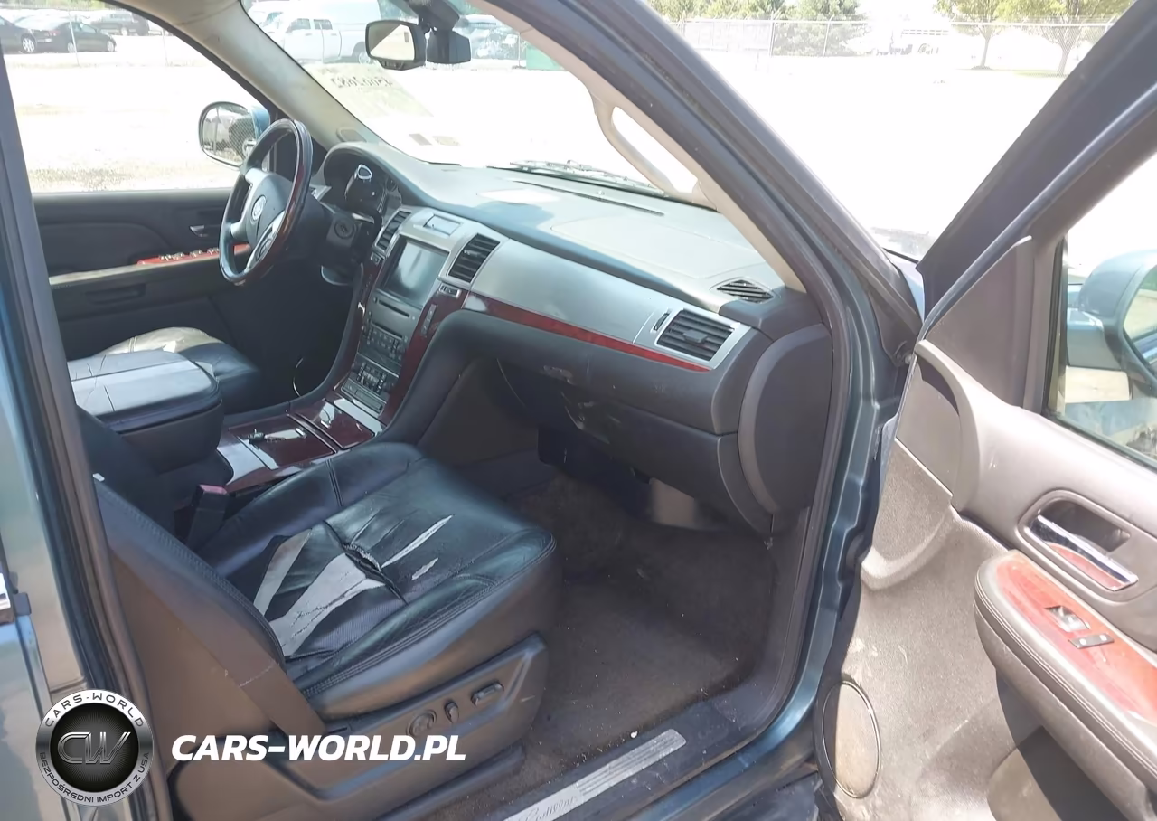 2008 Cadillac Escalade VIN:1GYFK638X8R263154 - 5