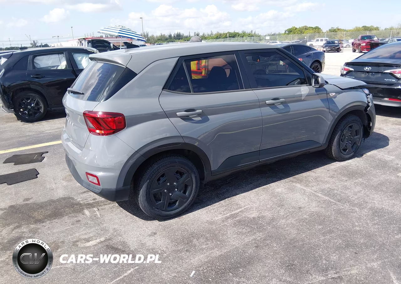 2020 Hyundai Venue Se VIN:KMHRB8A31LU057244 - 4
