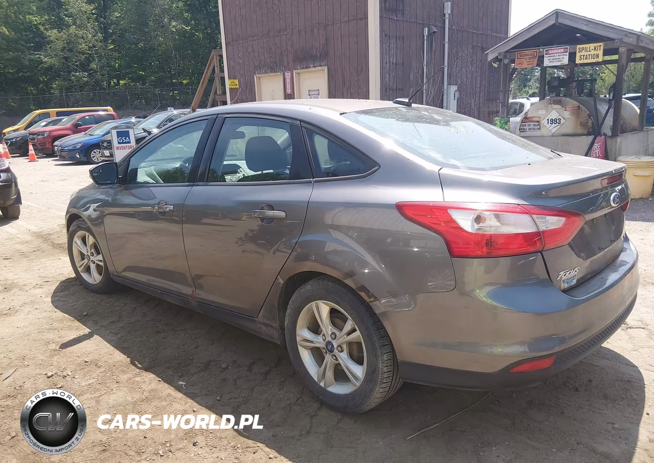 2013 Ford Focus Se VIN:1FADP3F23DL258076 - 3