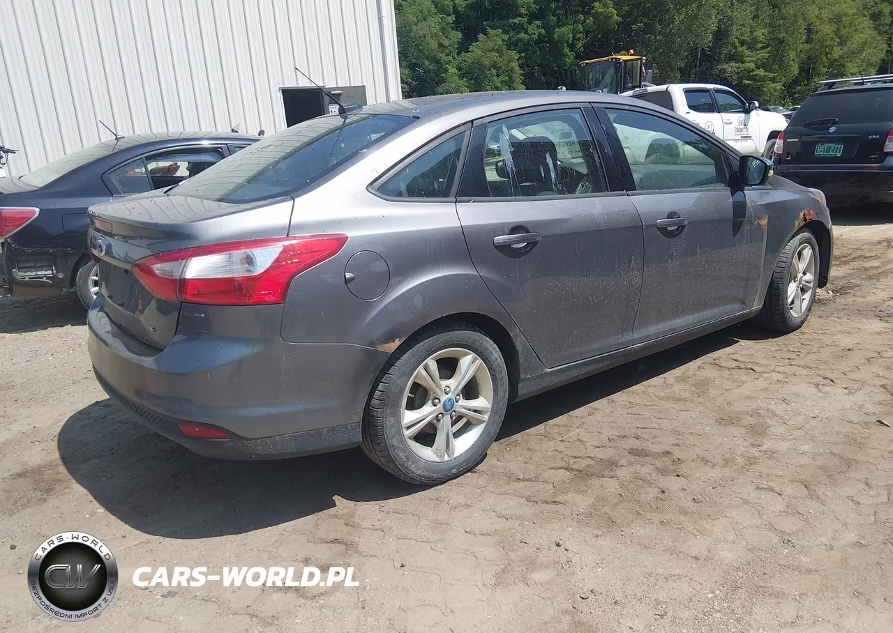 2013 Ford Focus Se VIN:1FADP3F23DL258076 - 4