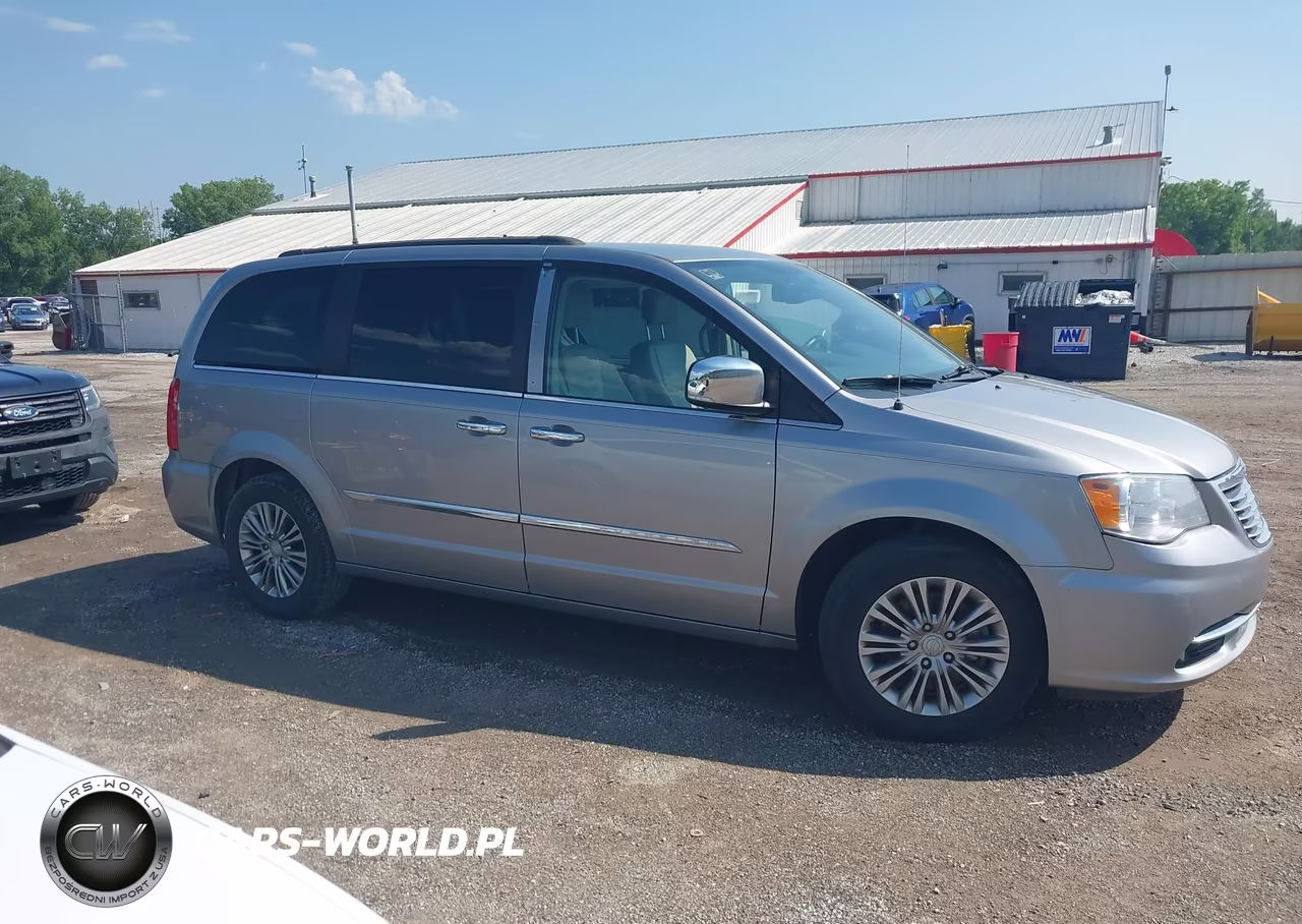 2015 Chrysler Town & Country Touring-L VIN:2C4RC1CGXFR731286 - 13