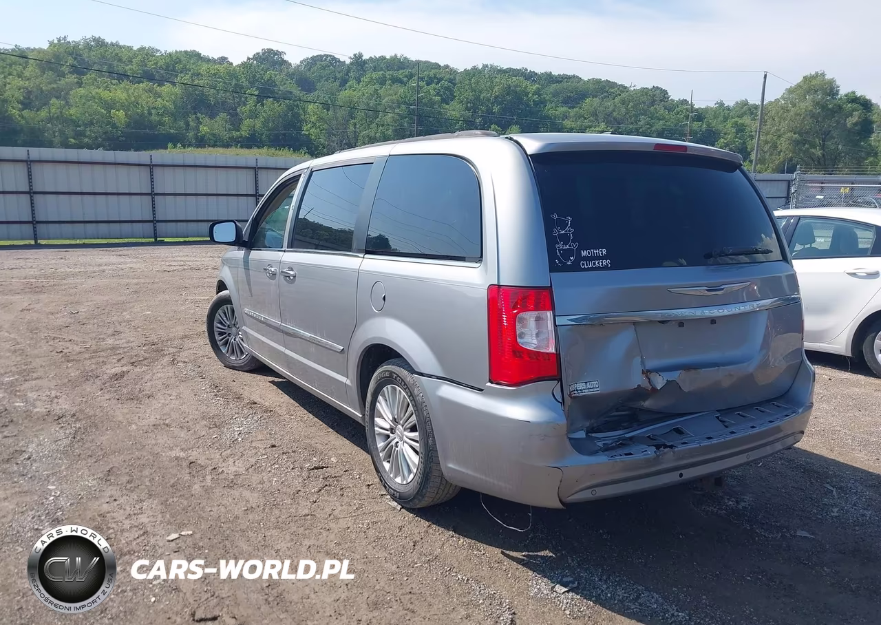 2015 Chrysler Town & Country Touring-L VIN:2C4RC1CGXFR731286 - 3