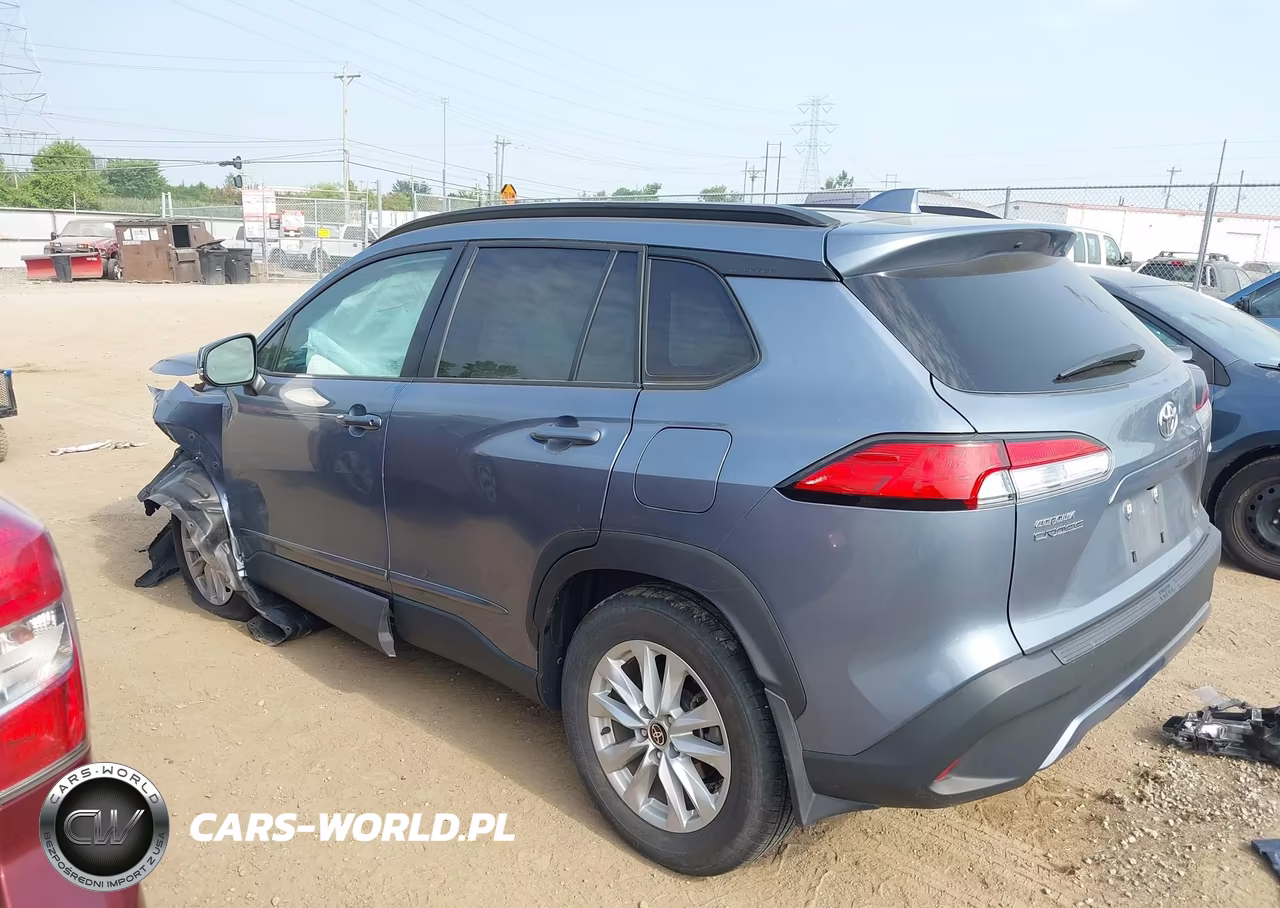 2022 Toyota Corolla Cross Le VIN:7MUBAAAG0NV012327 - 3