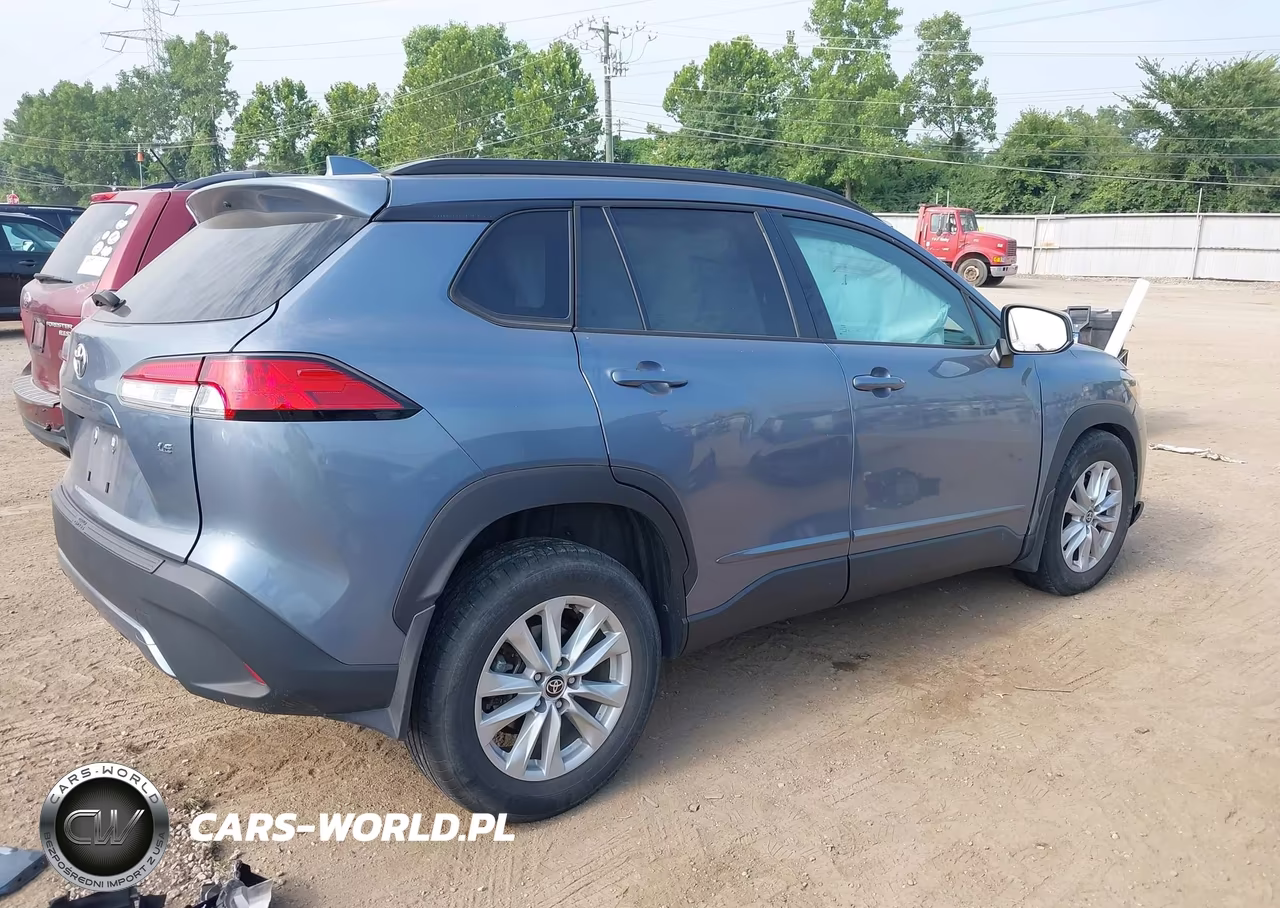 2022 Toyota Corolla Cross Le VIN:7MUBAAAG0NV012327 - 4