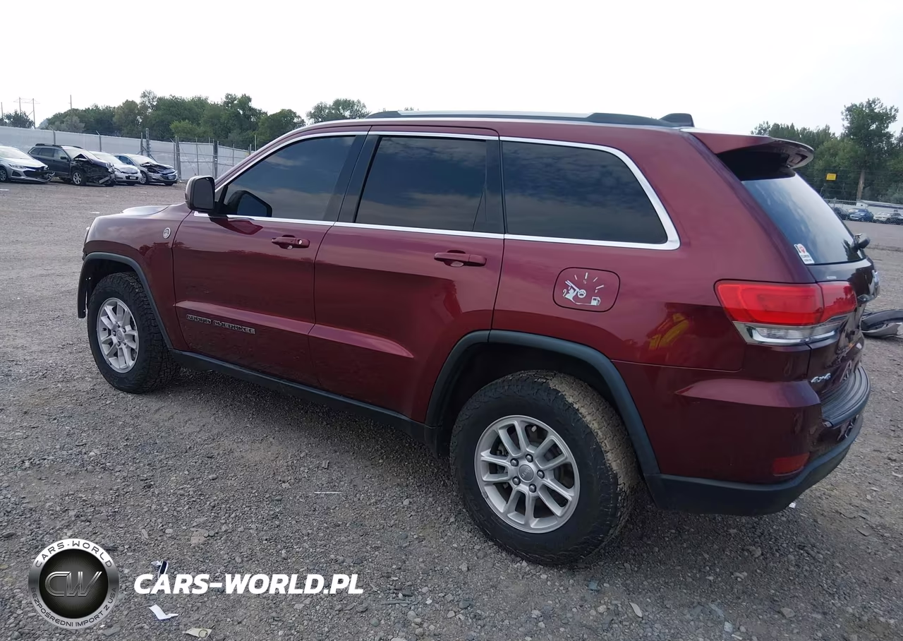 2018 Jeep Grand Cherokee Laredo E 4X4 VIN:1C4RJFAG9JC405308 - 3