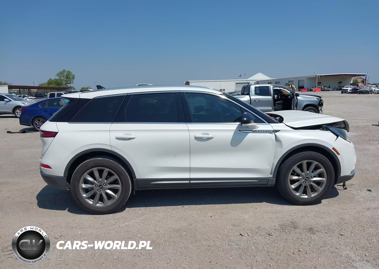 2022 Lincoln Corsair Standard VIN:5LMCJ1C90NUL14041 - 13