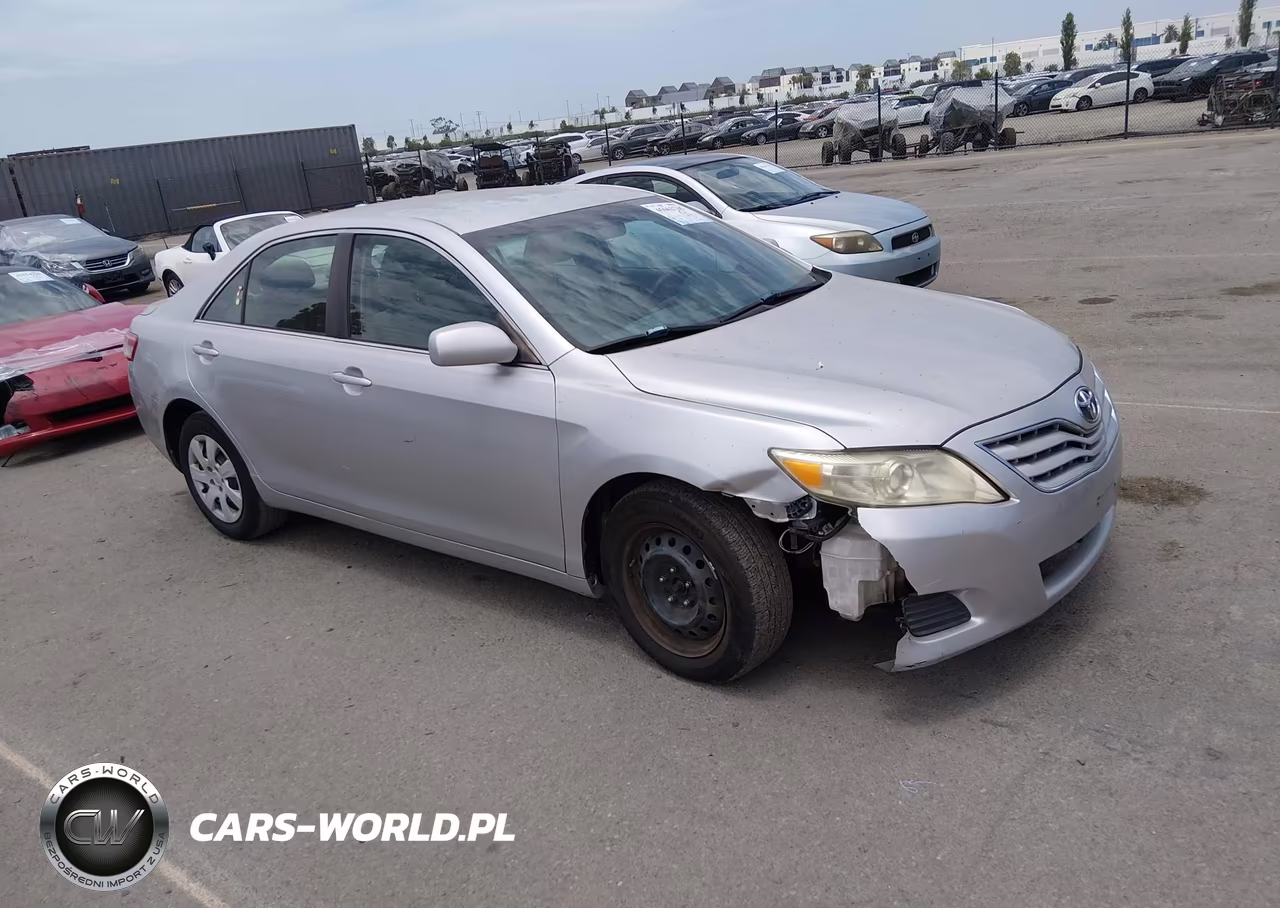 2011 Toyota Camry Le – zdjęcie 1 z 19