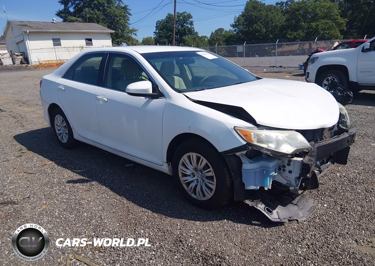 2014 Toyota Camry L – zdjęcie 1 z 17